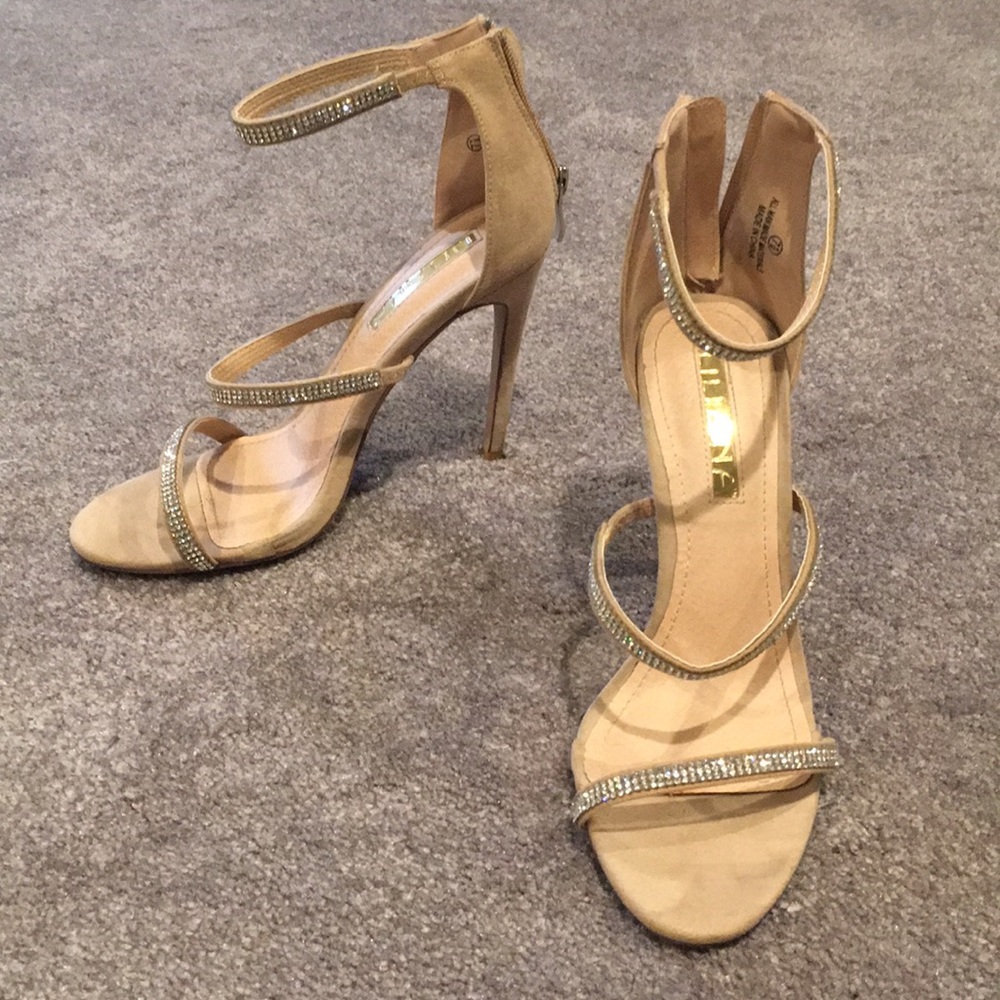 Delicate nude rhinestone heels